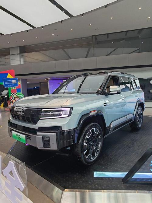 成都145比亚迪方程豹硬派越野的爆款，英菲尼迪35周年与你共成长